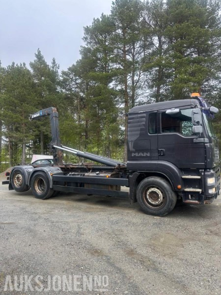 2007 MAN TGA 26.440 6X2-2 BL - 吊钩升降车:图2 2007 MAN TGA 26.440 6X2-2 BL - 吊钩升降车:图2