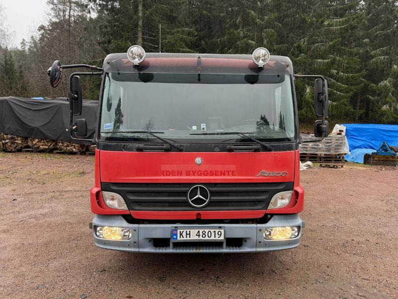 2007 Mercedes-Benz 818 planbil med kran / Nylig EU-godkjent - 栏板式/ 平板卡车:图2 2007 Mercedes-Benz 818 planbil med kran / Nylig EU-godkjent - 栏板式/ 平板卡车:图2