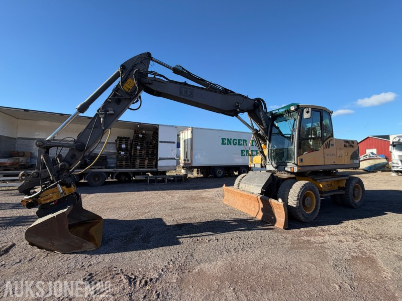 2008 Volvo EW160C Hjulgraver - Pusseskuff - Graveskuff S60 - Tilleggshydraulikk - Engcon tiltrotator - 挖掘机:图2 2008 Volvo EW160C Hjulgraver - Pusseskuff - Graveskuff S60 - Tilleggshydraulikk - Engcon tiltrotator - 挖掘机:图2
