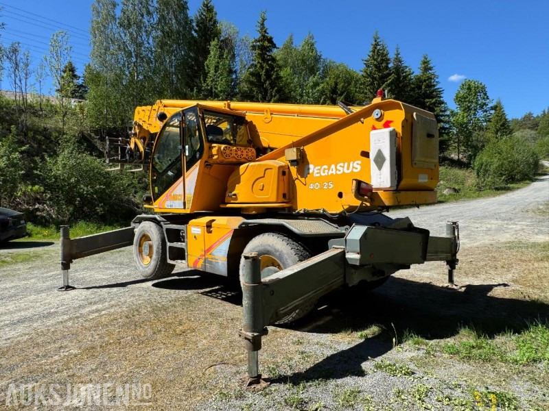 2009 Dieci Pegasus 40.25 rundtomsvingende teleskoptruck med kurv / vinsj / pallegaffler - 伸缩臂叉装车:图3 2009 Dieci Pegasus 40.25 rundtomsvingende teleskoptruck med kurv / vinsj / pallegaffler - 伸缩臂叉装车:图3
