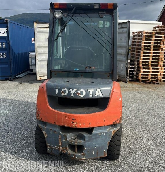 2009 Toyota 02-8FDF25 Gaffeltruck, 8601 timer - 材料装卸设备:图2 2009 Toyota 02-8FDF25 Gaffeltruck, 8601 timer - 材料装卸设备:图2