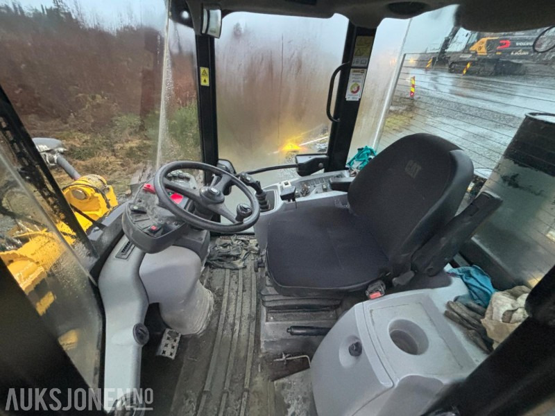 轮式装载机 2010 CAT 906H HJULLASTER. 1596TIMER. SKUFFE. TELLEFSDAL VPL PLOG. HOLMS FEIEKOST. CAT PALLEGAFFLER：图11