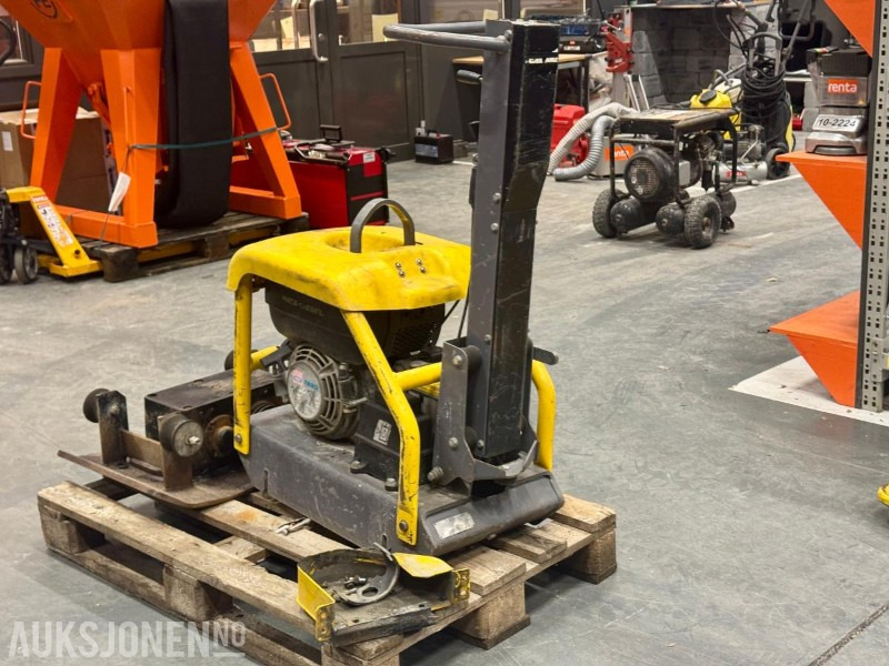 2011 Atlas Copco LG 200 – Vibroplate - 碾压机:图4 2011 Atlas Copco LG 200 – Vibroplate - 碾压机:图4