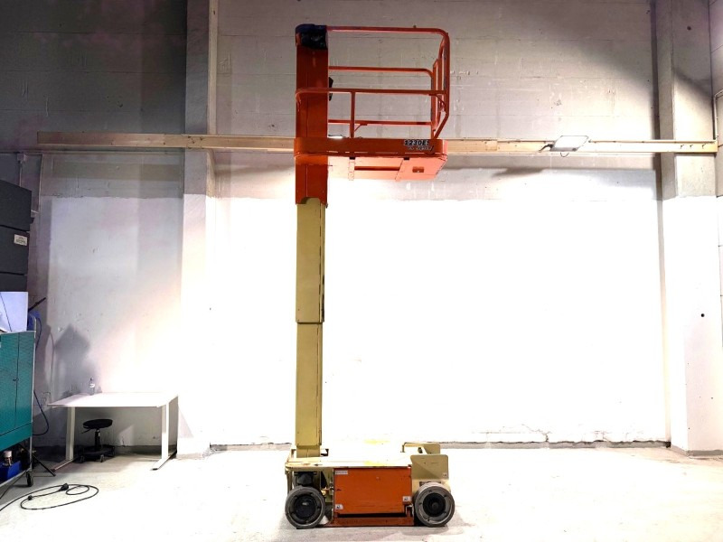 2011 JLG 1230ES Elektrisk mastelift med 5,6 m arbeidshøyde - 空中平台:图1 2011 JLG 1230ES Elektrisk mastelift med 5,6 m arbeidshøyde - 空中平台:图1