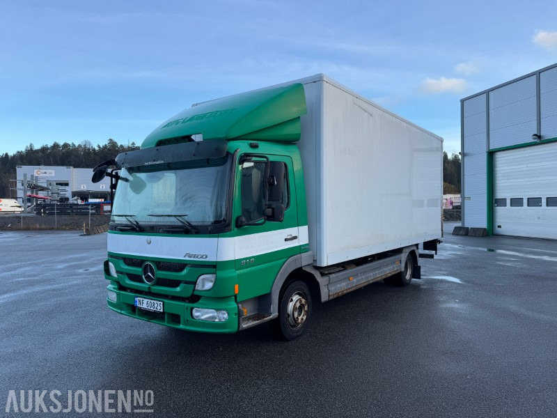 2011 Mercedes-Benz ATECO 818 L - Skapbil med løftelem - 厢式卡车:图1 2011 Mercedes-Benz ATECO 818 L - Skapbil med løftelem - 厢式卡车:图1