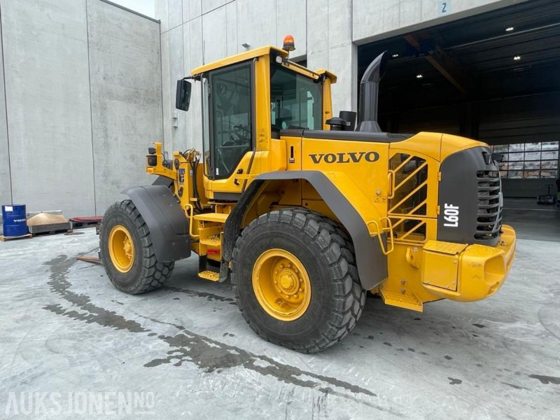 2011 VOLVO L60F HJULLASTER - SPAKSTYRING - NYE DEKK - BBS - 3-4 FUNKSJON - PALLEGAFLER - SKUFFE - KAMERA - MYE PÅKOSTET! - 轮式装载机:图4 2011 VOLVO L60F HJULLASTER - SPAKSTYRING - NYE DEKK - BBS - 3-4 FUNKSJON - PALLEGAFLER - SKUFFE - KAMERA - MYE PÅKOSTET! - 轮式装载机:图4