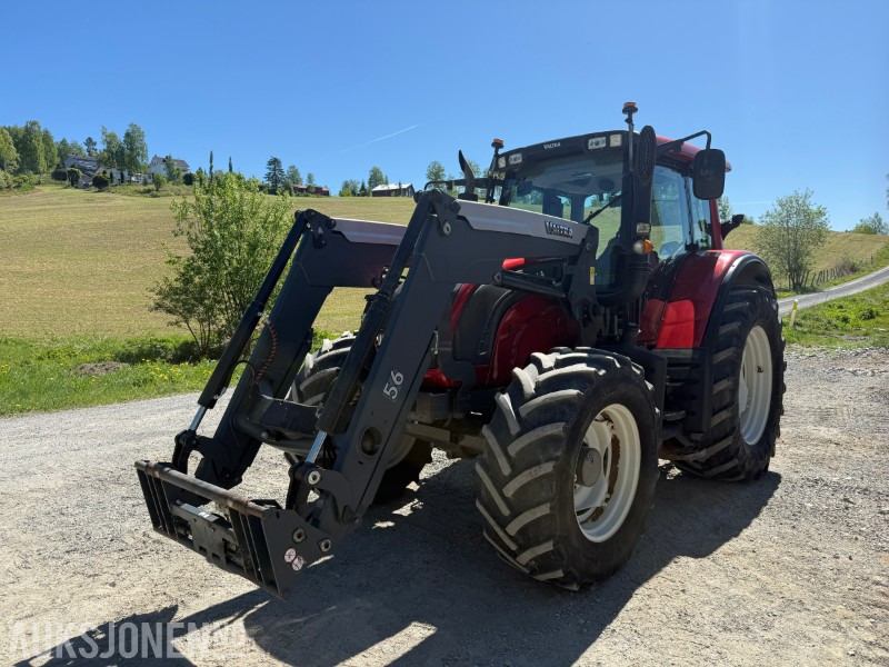 2013 Valtra 8670 traktor - Fjærende fremaksel - Hyttefjæring - 2 seter - 拖拉机:图1 2013 Valtra 8670 traktor - Fjærende fremaksel - Hyttefjæring - 2 seter - 拖拉机:图1