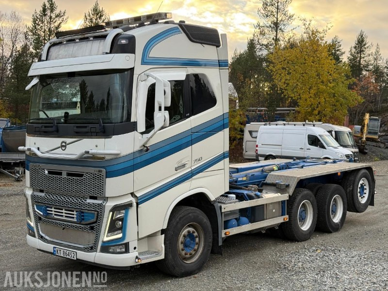 2013 Volvo FH16 750 8X4 - 430 000km - Krokbil - Kran hydraulikk - Brøyteplate - 吊钩升降车:图1 2013 Volvo FH16 750 8X4 - 430 000km - Krokbil - Kran hydraulikk - Brøyteplate - 吊钩升降车:图1