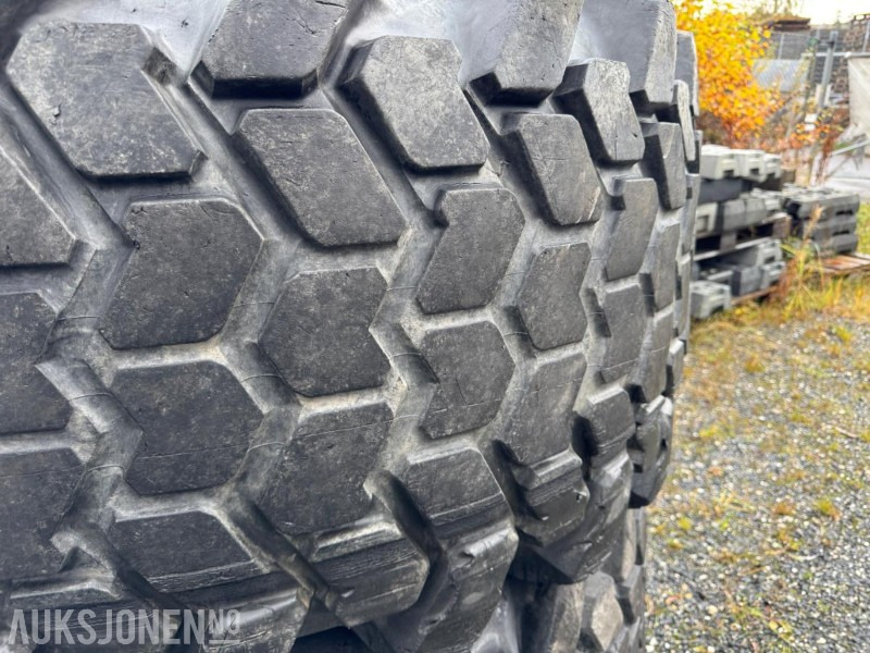 2014 2 stk Trelleborg Industrial Tractor 459 – 620/60 B34 Heavy Duty - 农业机械:图2 2014 2 stk Trelleborg Industrial Tractor 459 – 620/60 B34 Heavy Duty - 农业机械:图2