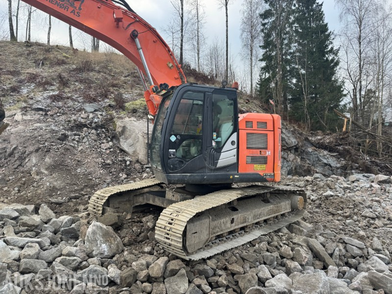 2014 Hitachi ZX225USLC-5B Beltegraver med tiltrotator og pusseskuffe - 挖掘机:图3 2014 Hitachi ZX225USLC-5B Beltegraver med tiltrotator og pusseskuffe - 挖掘机:图3