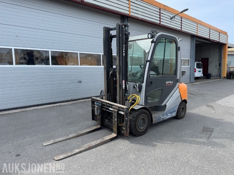 2014 Still RX 70-30 Hybrid Gaffeltruck – 3 tonn løftekapasitet Repobjekt - 材料装卸设备:图1 2014 Still RX 70-30 Hybrid Gaffeltruck – 3 tonn løftekapasitet Repobjekt - 材料装卸设备:图1
