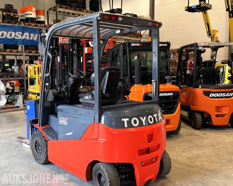 2014 Toyota 8FBMKT25 – 2,5T elektrisk gaffeltruck - 材料装卸设备:图2 2014 Toyota 8FBMKT25 – 2,5T elektrisk gaffeltruck - 材料装卸设备:图2