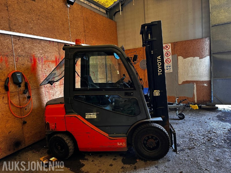 2014 Toyota Tonero 25 (8FD25F) reparasjonsobjekt/deletruck - 材料装卸设备:图2 2014 Toyota Tonero 25 (8FD25F) reparasjonsobjekt/deletruck - 材料装卸设备:图2