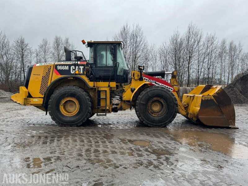 2015 CAT 966M FOREST MACHINE HJULLASTER, VEKT, SENTRALSMØRING, FULL SERVICEHISTORIKK, SKUFFE - 轮式装载机:图4 2015 CAT 966M FOREST MACHINE HJULLASTER, VEKT, SENTRALSMØRING, FULL SERVICEHISTORIKK, SKUFFE - 轮式装载机:图4