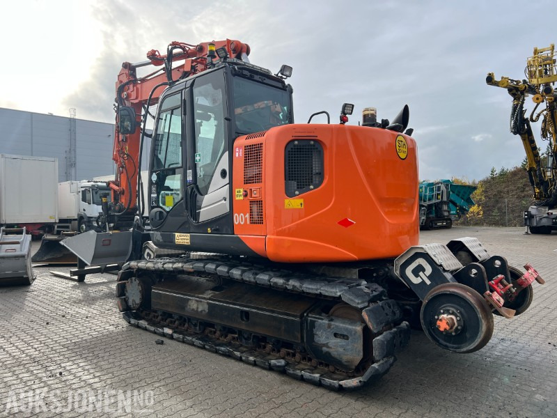2015 Hitachi ZX135-US Rail maskin med henger, tilt, klype, 6 skuffer, klype - 挖掘机:图3 2015 Hitachi ZX135-US Rail maskin med henger, tilt, klype, 6 skuffer, klype - 挖掘机:图3