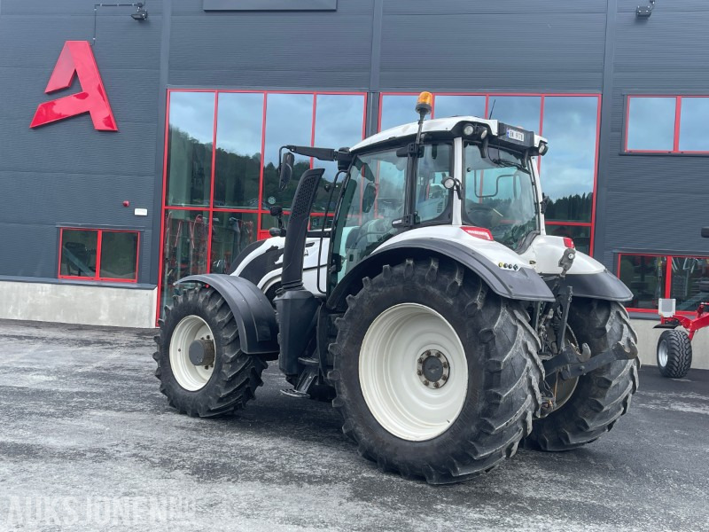 2015 Valtra T214D Versu Direct - Front Hydr. - EU OK 2027 - 50 km/t - 拖拉机:图3 2015 Valtra T214D Versu Direct - Front Hydr. - EU OK 2027 - 50 km/t - 拖拉机:图3