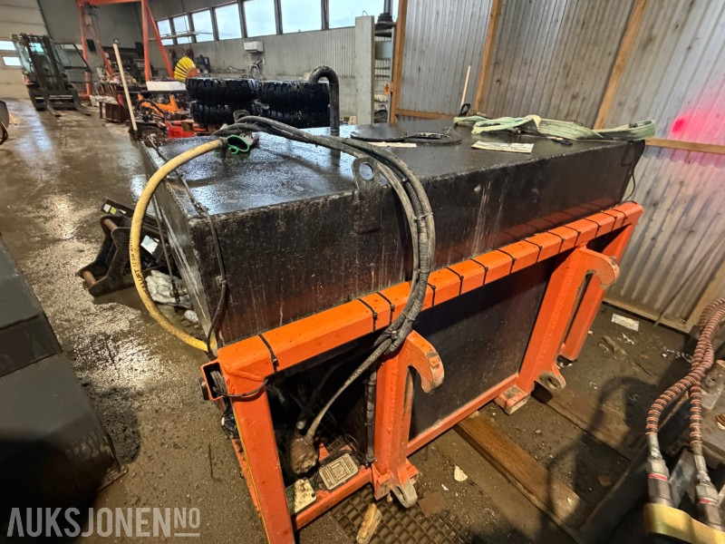 2015 Vanttank med spylepumpe og spylebom - 附件 适用于 建筑机械:图3 2015 Vanttank med spylepumpe og spylebom - 附件 适用于 建筑机械:图3