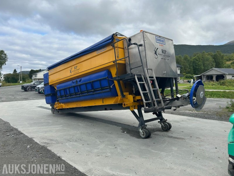 2016 AEBI Schmidt Stratos Fastsandspreder - 卡车:图3 2016 AEBI Schmidt Stratos Fastsandspreder - 卡车:图3