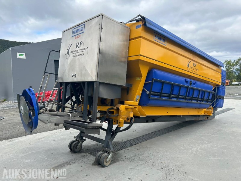 2016 AEBI Schmidt Stratos Fastsandspreder - 卡车:图1 2016 AEBI Schmidt Stratos Fastsandspreder - 卡车:图1