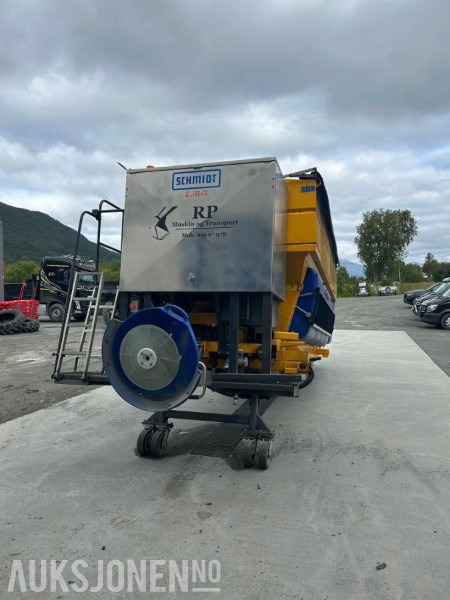 2016 AEBI Schmidt Stratos Fastsandspreder - 卡车:图4 2016 AEBI Schmidt Stratos Fastsandspreder - 卡车:图4