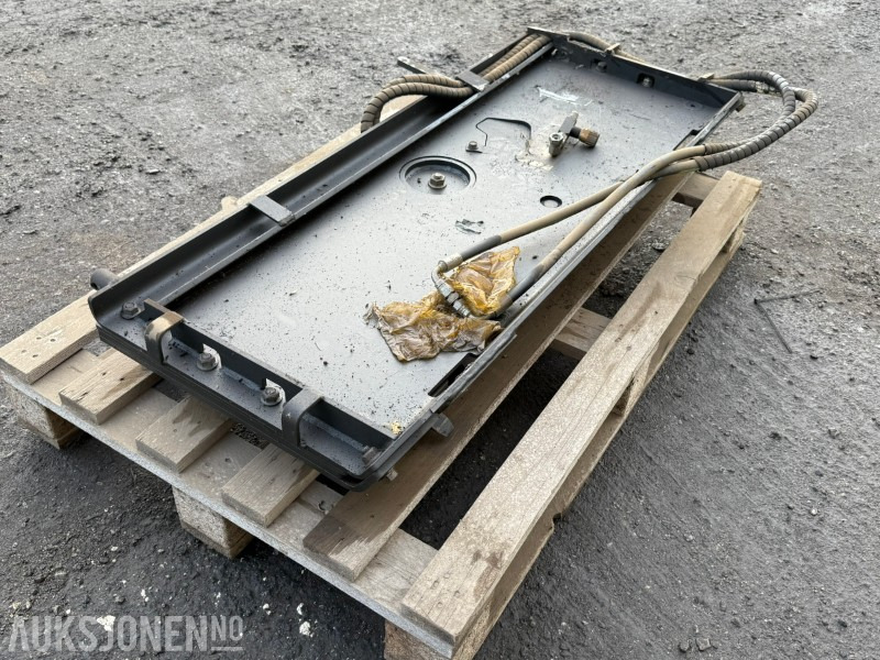 2017 Bobcat TILT-TATCH hydraulisk tilt-feste - 附件 适用于 建筑机械:图3 2017 Bobcat TILT-TATCH hydraulisk tilt-feste - 附件 适用于 建筑机械:图3