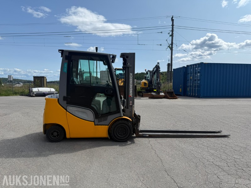 2017 Jungheinrich DFG 320S dieseldrevet motvektstruck med gaffelforlengere - 材料装卸设备:图2 2017 Jungheinrich DFG 320S dieseldrevet motvektstruck med gaffelforlengere - 材料装卸设备:图2