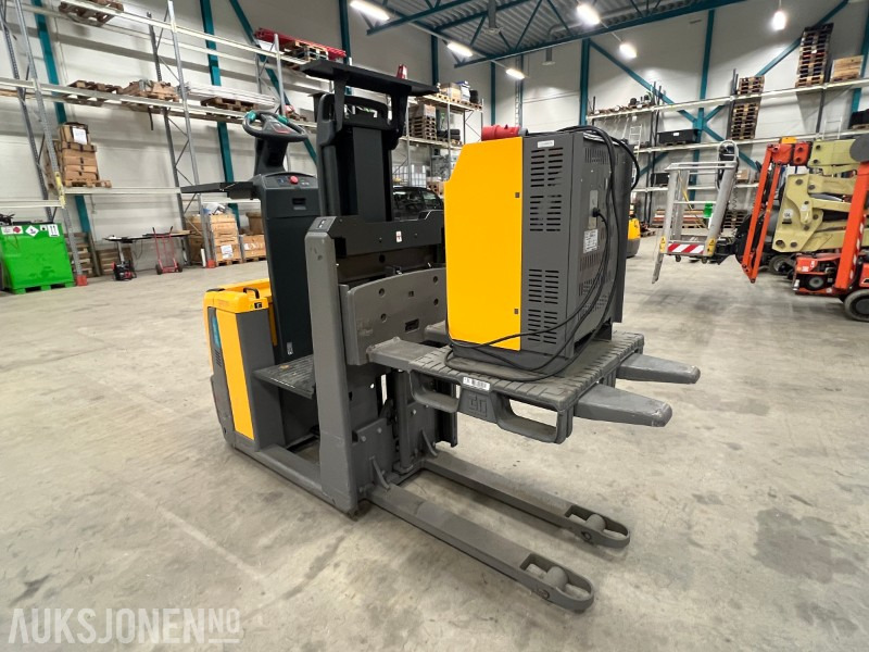 2017 Jungheinrich ECE 310 HP - 材料装卸设备:图3 2017 Jungheinrich ECE 310 HP - 材料装卸设备:图3