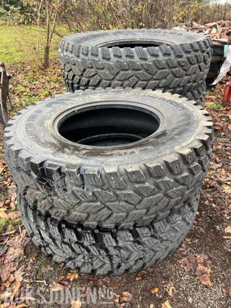 2017 Nokian Hakkapelita tri - 2x440/80-28 2x540/80-38 - 农业机械:图1 2017 Nokian Hakkapelita tri - 2x440/80-28 2x540/80-38 - 农业机械:图1