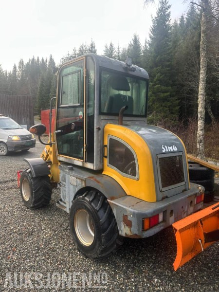 2017 Sino JN 908 minilaster - mva fritt - 滑移装载机:图4 2017 Sino JN 908 minilaster - mva fritt - 滑移装载机:图4