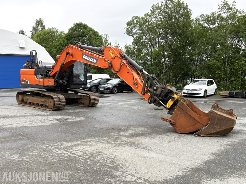 2018 Doosan DX180LC-5 - 6 381 timer - tiltrotator - 2 skuffer - sertifisert - 挖掘机:图2 2018 Doosan DX180LC-5 - 6 381 timer - tiltrotator - 2 skuffer - sertifisert - 挖掘机:图2