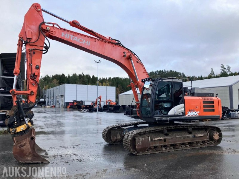 2018 Hitachi ZX300 LC-6 - Topcon GX60 - Sentralsmøring - 8200t - 挖掘机:图1 2018 Hitachi ZX300 LC-6 - Topcon GX60 - Sentralsmøring - 8200t - 挖掘机:图1