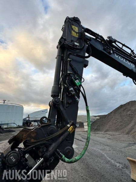 挖掘机 2018 Volvo ECR145EL - 16,5 tonns gravemaskin - Knekkbom - Leica GPS - Sentralsmøring - Bunkringspumpe - 2 skuffer - Sertifiseres før salg：图21