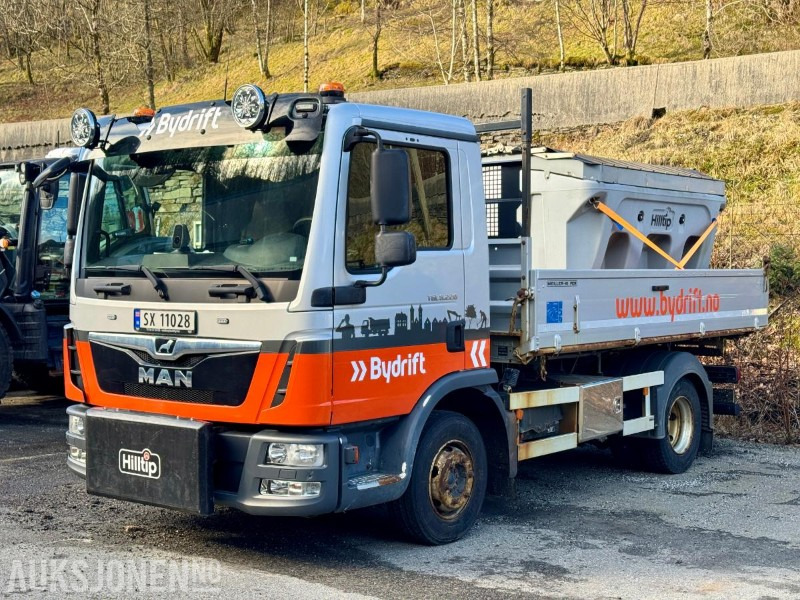 2019 MAN TGL 8.220 - S/V Dekk - Brøyteskjær - Strøkasse - Baklem - Eu-godkjent til 12/25 - Km: 61546 - 翻斗车:图1 2019 MAN TGL 8.220 - S/V Dekk - Brøyteskjær - Strøkasse - Baklem - Eu-godkjent til 12/25 - Km: 61546 - 翻斗车:图1