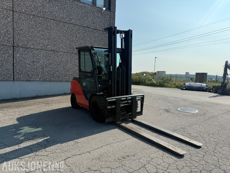 2019 Toyota 40-8FD45N Dieselmotvektstruck - KUN 1120 timer - 材料装卸设备:图3 2019 Toyota 40-8FD45N Dieselmotvektstruck - KUN 1120 timer - 材料装卸设备:图3