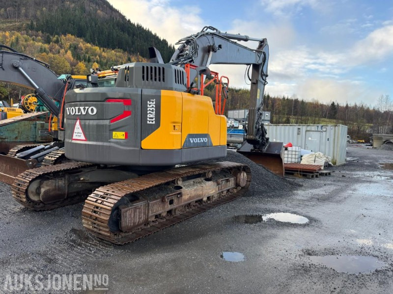 2020 Volvo ECR 235EL Gravemaskin - S70 feste - Pusskuffe - Sentralsmøring - bunkringspumpe - Tiltrotator - Pusskuffe - Sertifisert - 挖掘机:图2 2020 Volvo ECR 235EL Gravemaskin - S70 feste - Pusskuffe - Sentralsmøring - bunkringspumpe - Tiltrotator - Pusskuffe - Sertifisert - 挖掘机:图2
