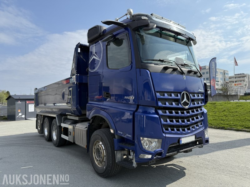 2021 Mercedes-Benz Arocs 3263 8x4 tridem tippbil - 翻斗车:图3 2021 Mercedes-Benz Arocs 3263 8x4 tridem tippbil - 翻斗车:图3