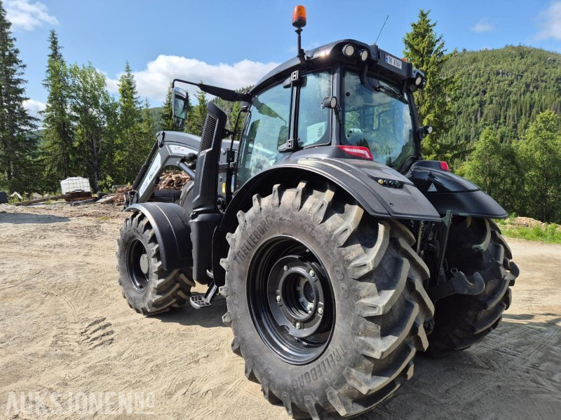 2021 Valtra T 234 VERSU med laster og front hydraulikk / PTO - 拖拉机:图3 2021 Valtra T 234 VERSU med laster og front hydraulikk / PTO - 拖拉机:图3