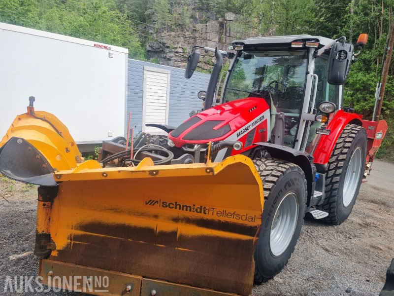 2022 Massey Ferguson 5S.145 traktor med Strøkasse og V-plog - 拖拉机:图2 2022 Massey Ferguson 5S.145 traktor med Strøkasse og V-plog - 拖拉机:图2