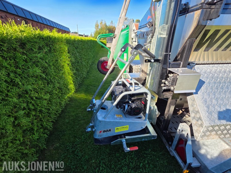 2024 Brian James Trailers A-Type asfalthenger med 2021 Svepac F 90A vibroplate 2.9kW, 2022 Honda EU22i strømaggregat og utstyr - 建筑设备:图5 2024 Brian James Trailers A-Type asfalthenger med 2021 Svepac F 90A vibroplate 2.9kW, 2022 Honda EU22i strømaggregat og utstyr - 建筑设备:图5