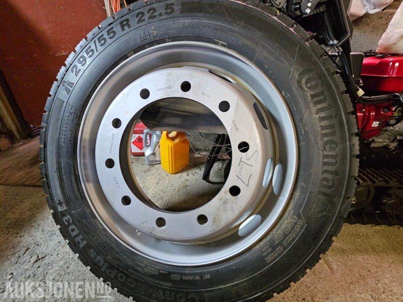 2024 Nytt/ubrukt- Continental Conti EcoPlus HD3+ 295/55R22.5 - Accuride stål felg Maweco reservehjulholder - 卡车:图1 2024 Nytt/ubrukt- Continental Conti EcoPlus HD3+ 295/55R22.5 - Accuride stål felg Maweco reservehjulholder - 卡车:图1