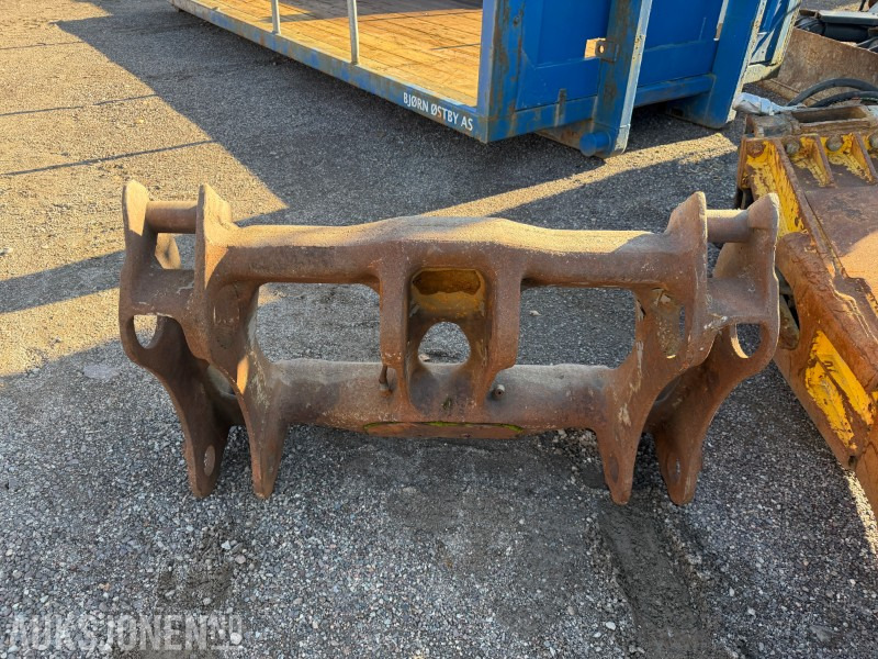 Hydraulisk Hurtigfeste til Volvo L90 - 建筑设备:图2 Hydraulisk Hurtigfeste til Volvo L90 - 建筑设备:图2