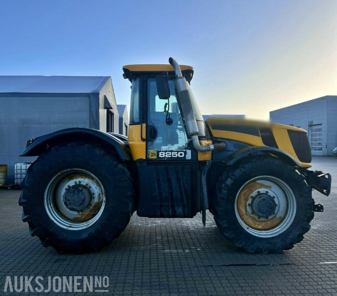 JCB FASTRAC 8250 4x4 traktor kun 6.700 Arbeidstimer! - 拖拉机:图5 JCB FASTRAC 8250 4x4 traktor kun 6.700 Arbeidstimer! - 拖拉机:图5