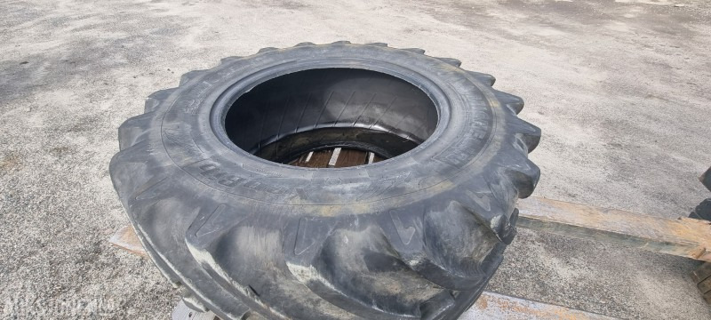 John Deere Traktordekk og felger / 6140 - 农业机械:图4 John Deere Traktordekk og felger / 6140 - 农业机械:图4