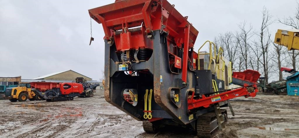 Sandvik QJ 241 - 移动破碎机:图4 Sandvik QJ 241 - 移动破碎机:图4