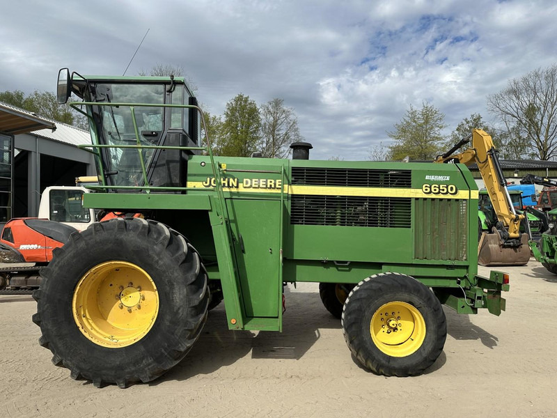 John Deere 6650 FOR PARTS - 饲料收割机:图2 John Deere 6650 FOR PARTS - 饲料收割机:图2