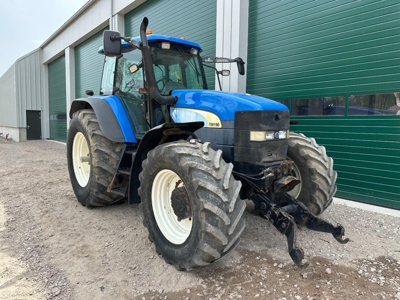 New Holland TM 190 - 拖拉机:图2 New Holland TM 190 - 拖拉机:图2