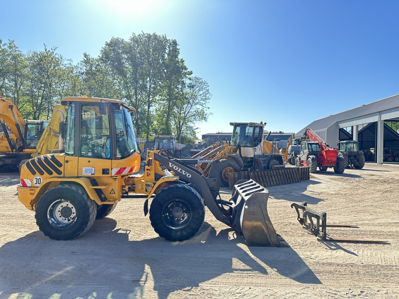Volvo L 35 B - Z / S German machine - Bucket & Forks - 轮式装载机:图4 Volvo L 35 B - Z / S German machine - Bucket & Forks - 轮式装载机:图4
