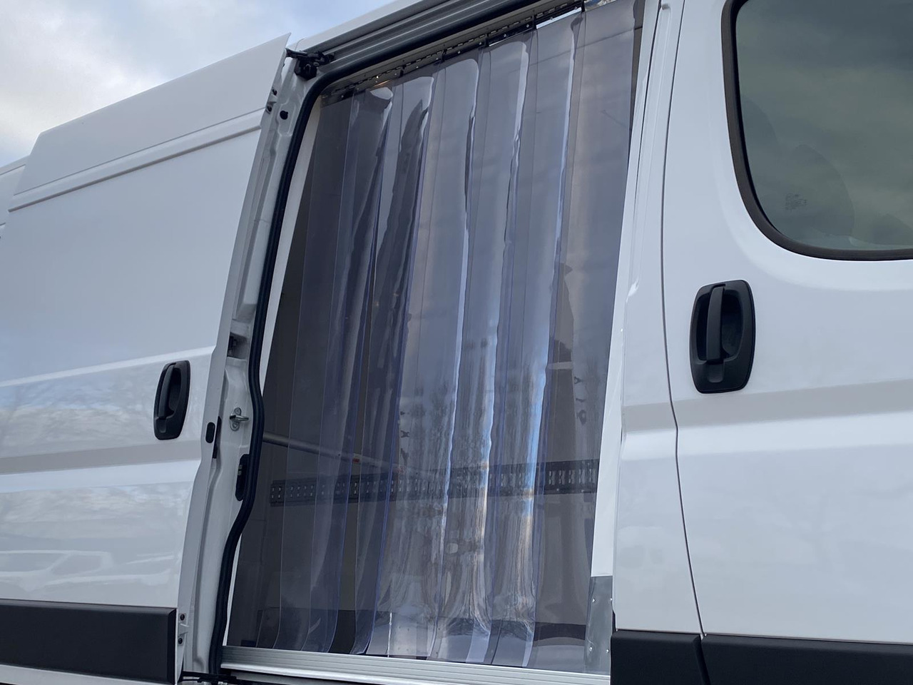 FIAT DUCATO L3H2 180PS BASE HEAVY / FRISCHDIENST + XARIOS 300 12-380V + Heizung - 冷藏货车:图5 FIAT DUCATO L3H2 180PS BASE HEAVY / FRISCHDIENST + XARIOS 300 12-380V + Heizung - 冷藏货车:图5