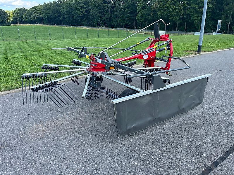 Massey Ferguson MF RK 361 DN / Fella JURAS 351 DN - 翻草机/ 搂草机:图1 Massey Ferguson MF RK 361 DN / Fella JURAS 351 DN - 翻草机/ 搂草机:图1