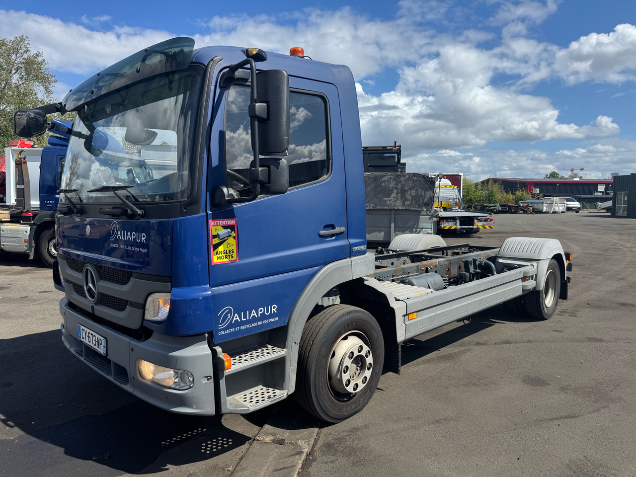 MERCEDES-BENZ atégo - 驾驶室底盘卡车:图1 MERCEDES-BENZ atégo - 驾驶室底盘卡车:图1